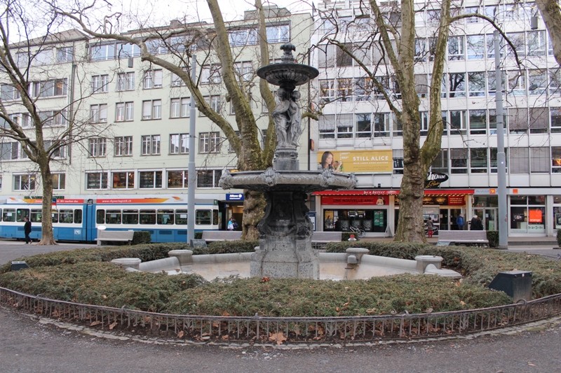 Brunnen am Stadelhoferplatz