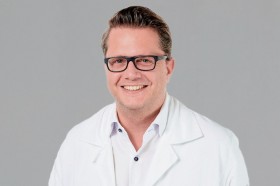 Dr.  med. Johannes Eisenack 