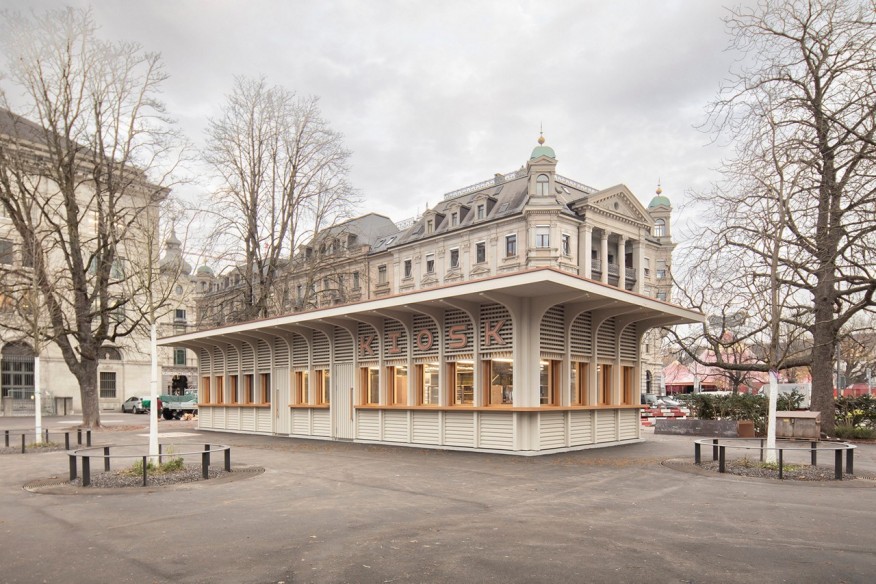 Kiosk Stadthausanlage - Ansicht Südwest mit Bäumen