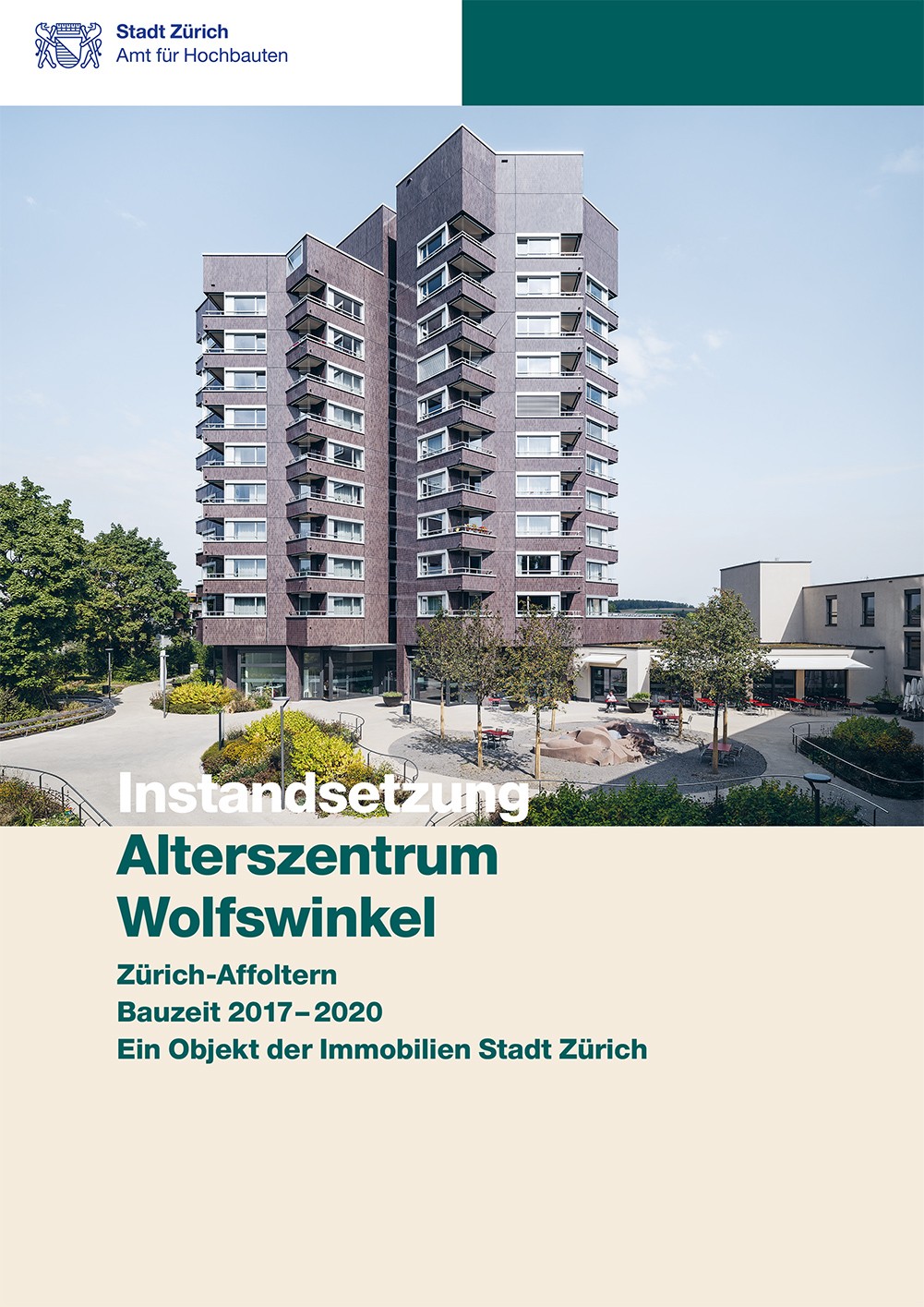Titelseite Baudokumentation Instandsetzung Gesundheitszentrum für das Alter Wolfswinkel mit Aussenaufnahme.