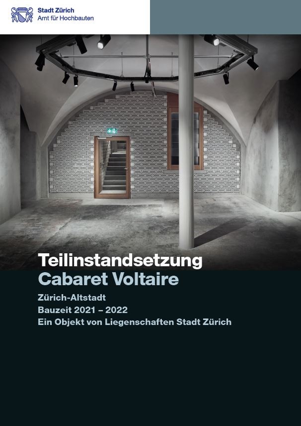 Titelseite Baudokumentation Teilinstandsetzung Cabaret Voltaire mit Blick in den modernisierten Ausstellungsraum.