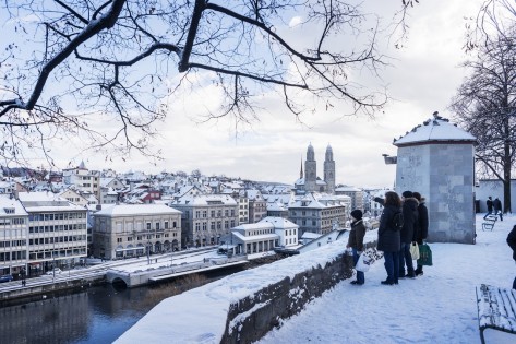 über der Stadt, Ausblick vom verschneiten Lindenhof
