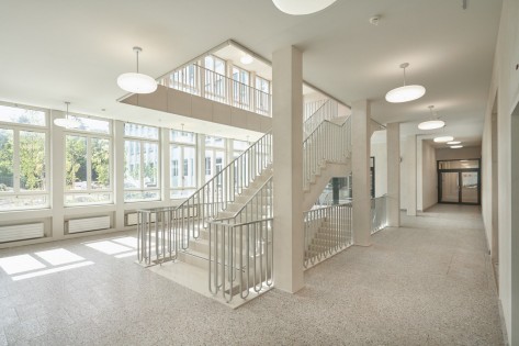 Radiostudio_Treppe Blick in das Treppenhaus des umgebauten Radiostudios Brunnenhof