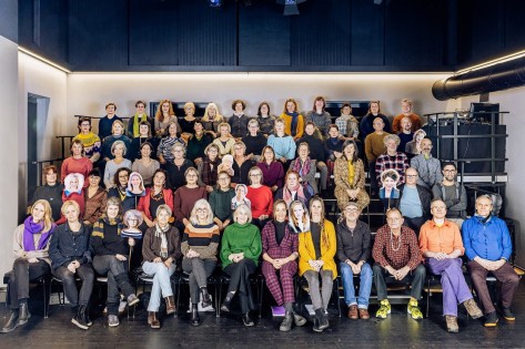 Foto der Mitglieder des Sogar Chors aus dem Kreis 5