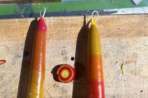 Zwei selbstgezogene Kerzen Zwei selbstgezogene Kerzen