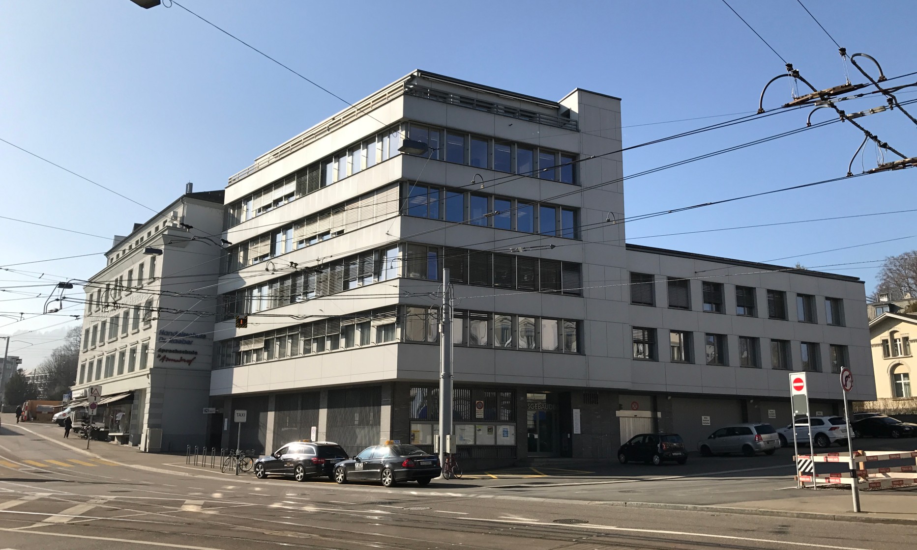 Gebäude der Kreisschulbehörde Uto