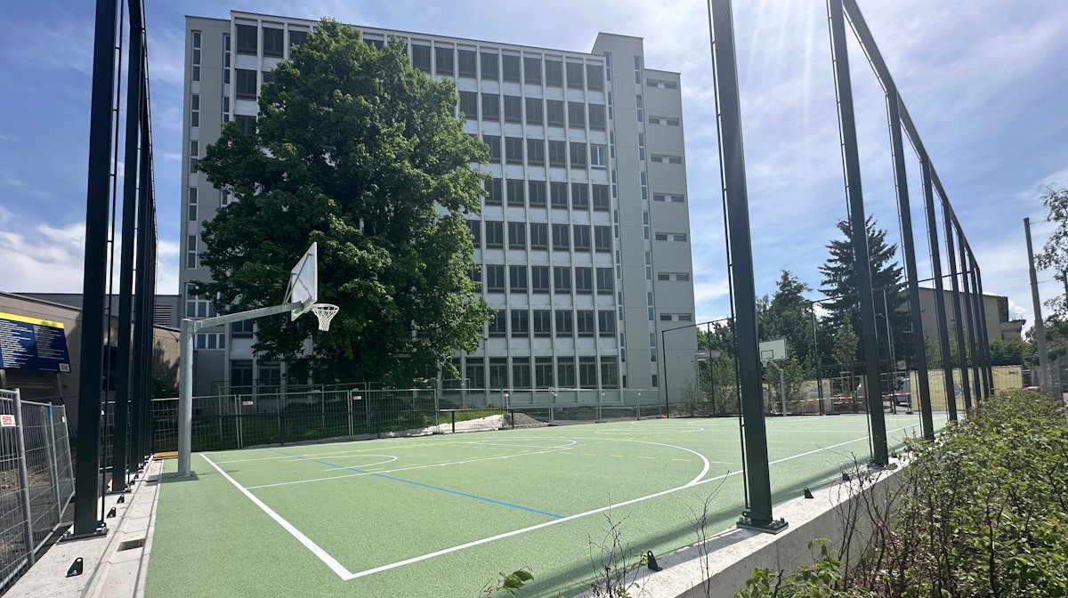 Foto des Gebäudes der Kreisschulbehörde Waidberg, Brunnenhof