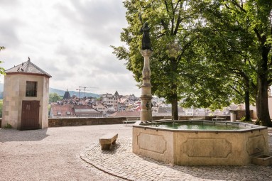 Zürich Lindenhof mit Brunnen
