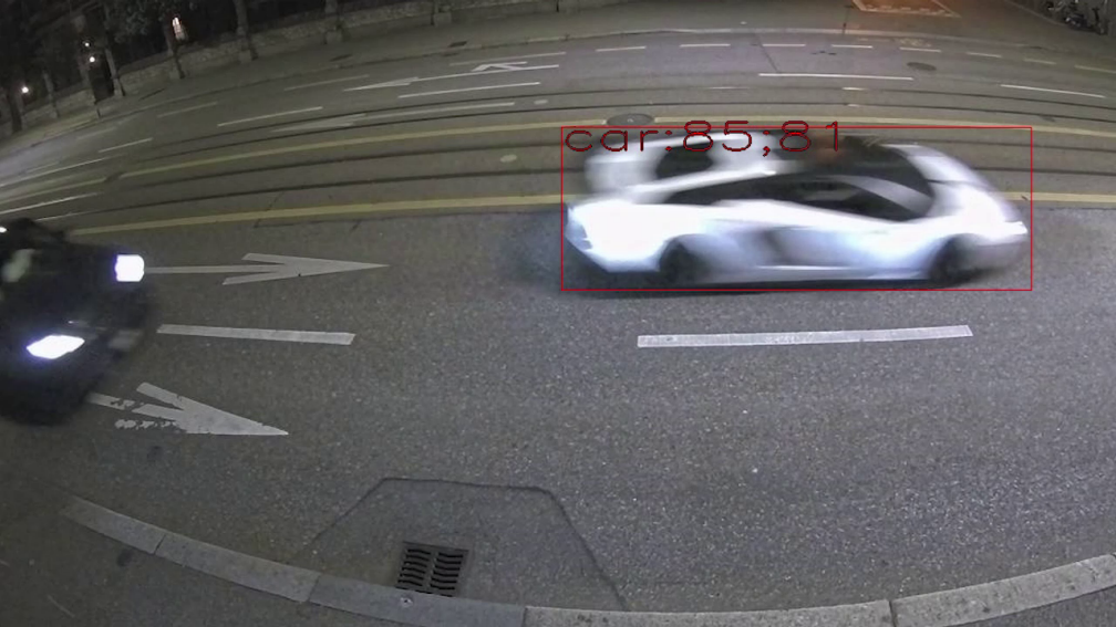 Bild eines vorbeifahrenden Poser-Fahrzeugs, erfasst vom Lärmradar im Rahmen der Testreihe.