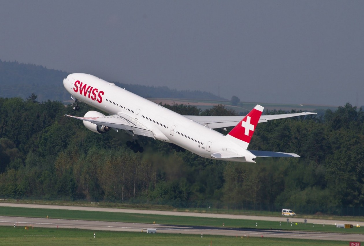 Aufnahme eines startenden Swiss-Flugzeugs