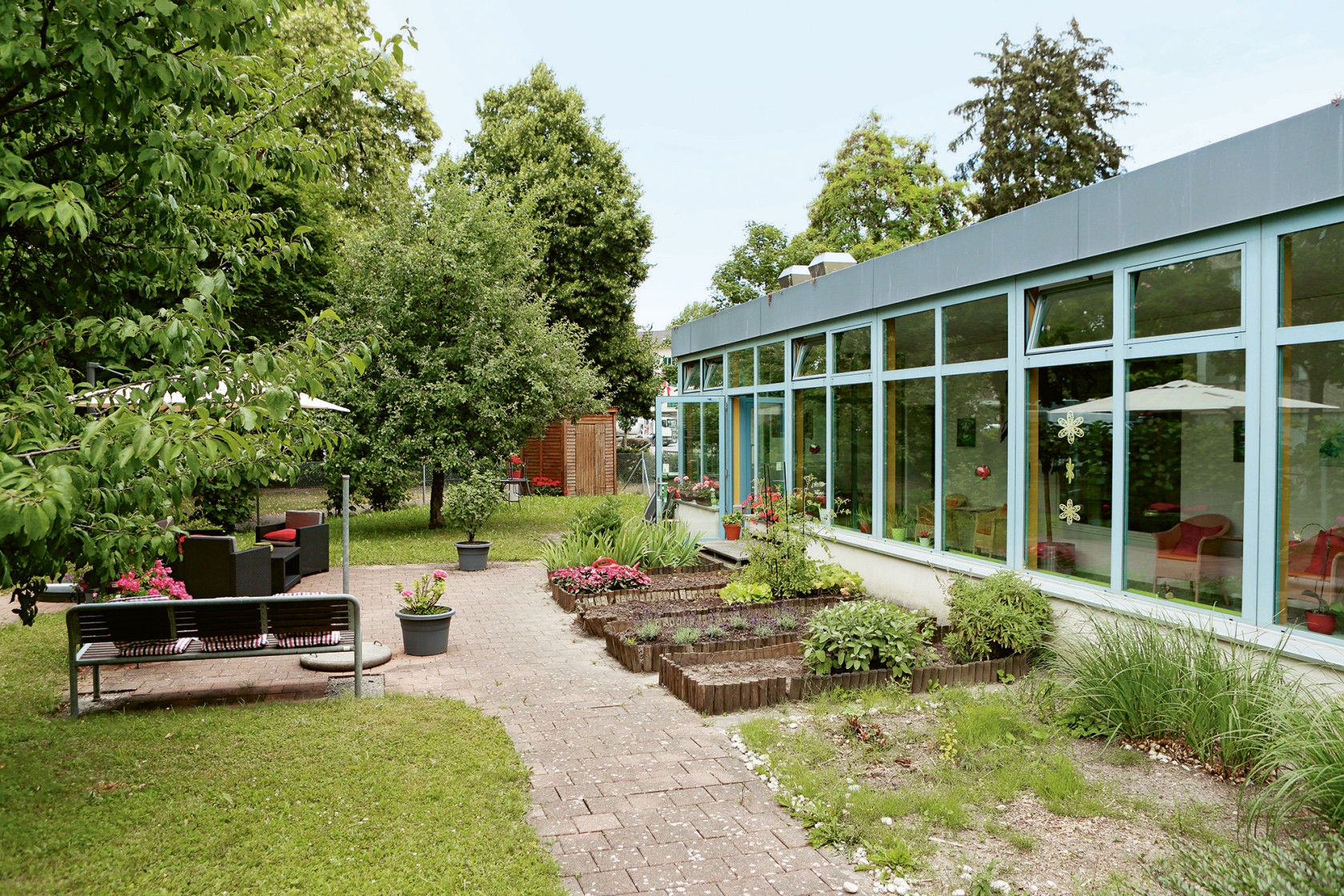 Aussenbereich mit Garten