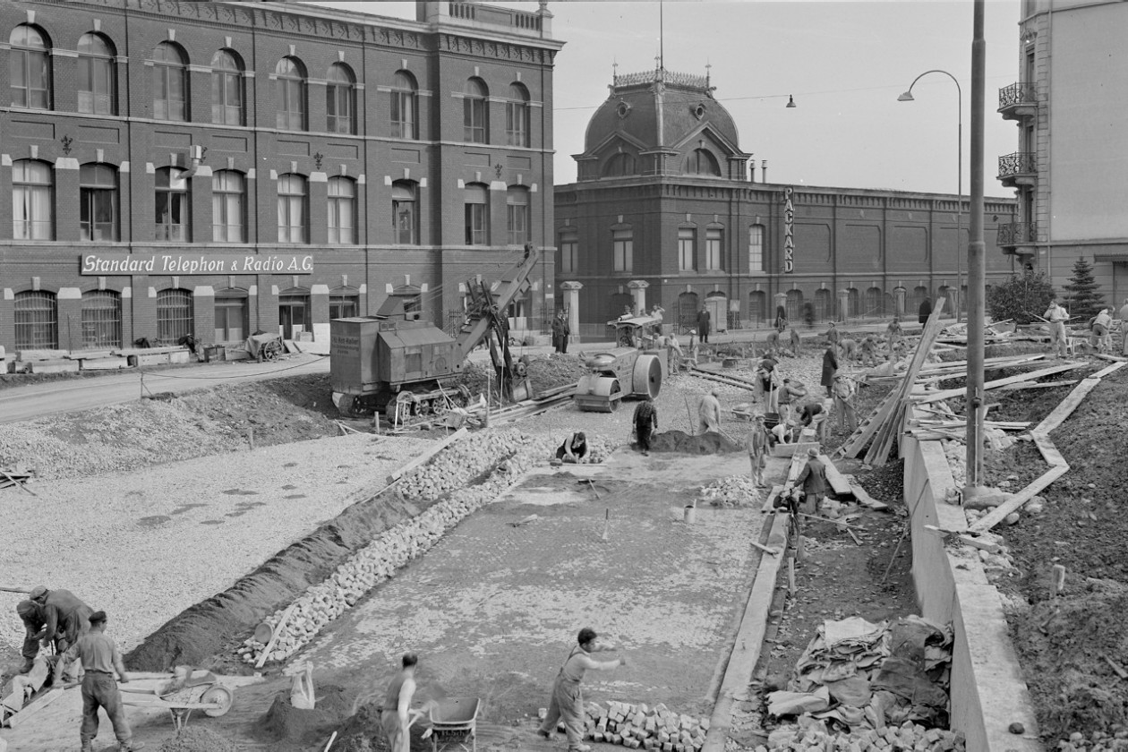 Aufnahme aus dem baugeschichtlichen Archiv mit dem Bau der Unterführung an der Seestrasse.