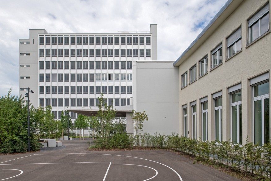 Blick auf den instandgesetzten Aussenbereich