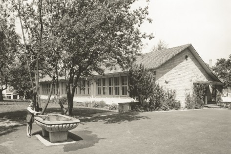 Archivaufnahme mit Blick auf den Pavillon beim Schulhaus Ahorn.