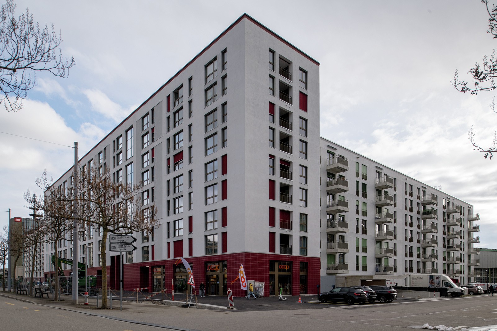 So präsentiert sich die Wohnsiedlung von der Stadtseite her. Bild: Baugeschichtliches Archiv, Juliet Haller