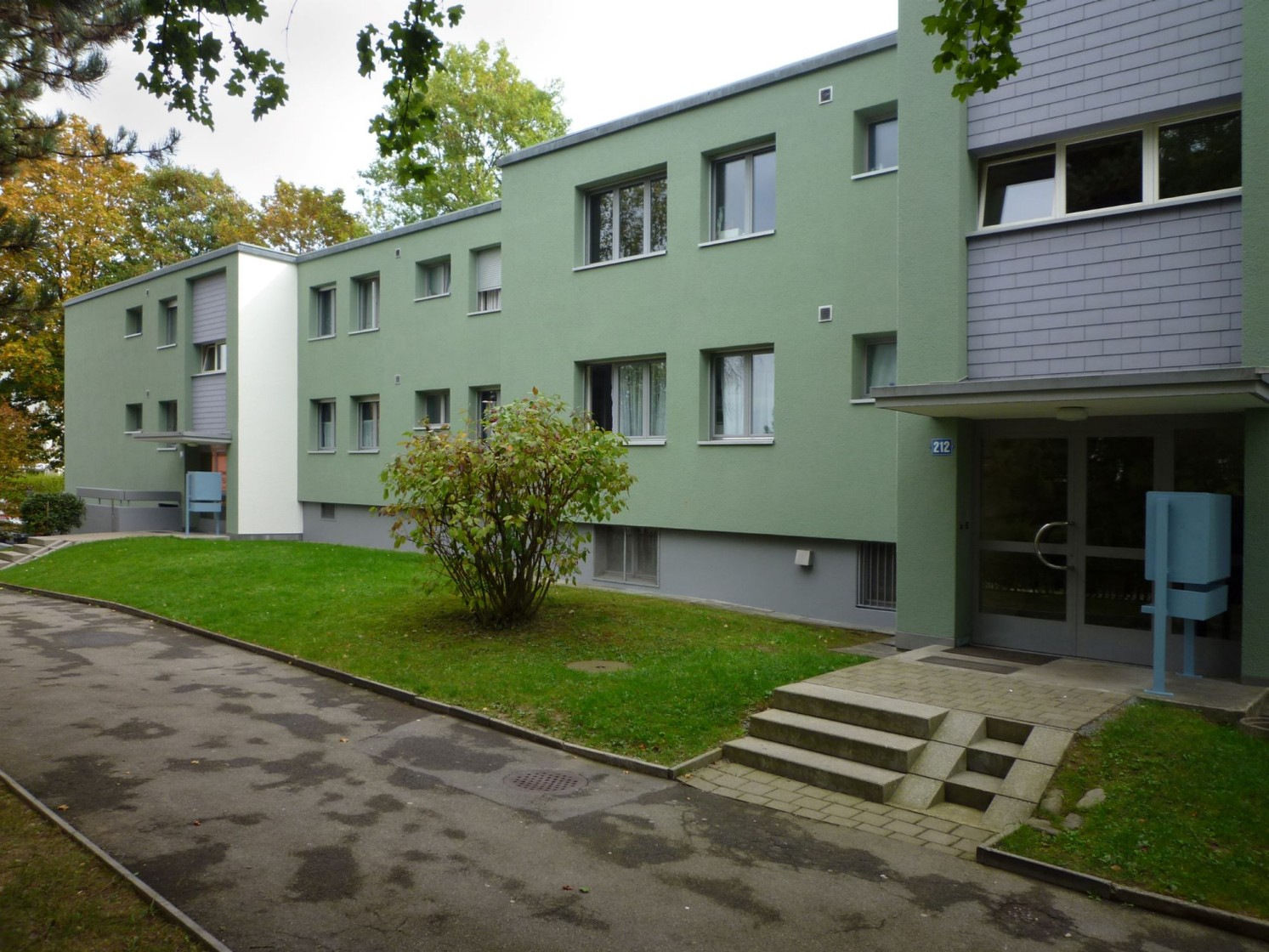 Die Wohnsiedlung fügt sich gut in die bestehende Umgebung ein. Bild: Andreas Schneeberger