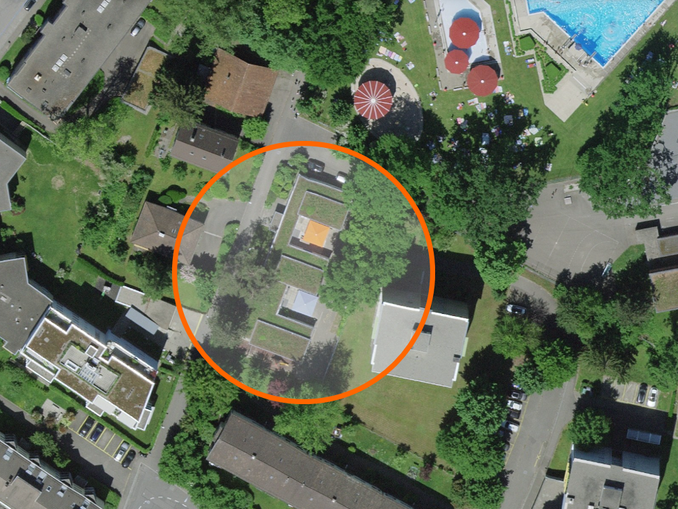 Luftaufnahme des heutigen Betreuungsgebäudes auf der Schulanlage Auhof