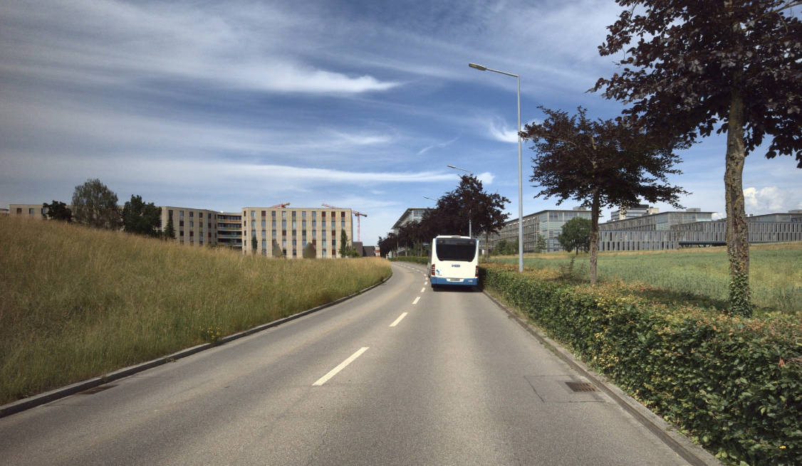 Strasse, die von Bus 80 passiert wird.