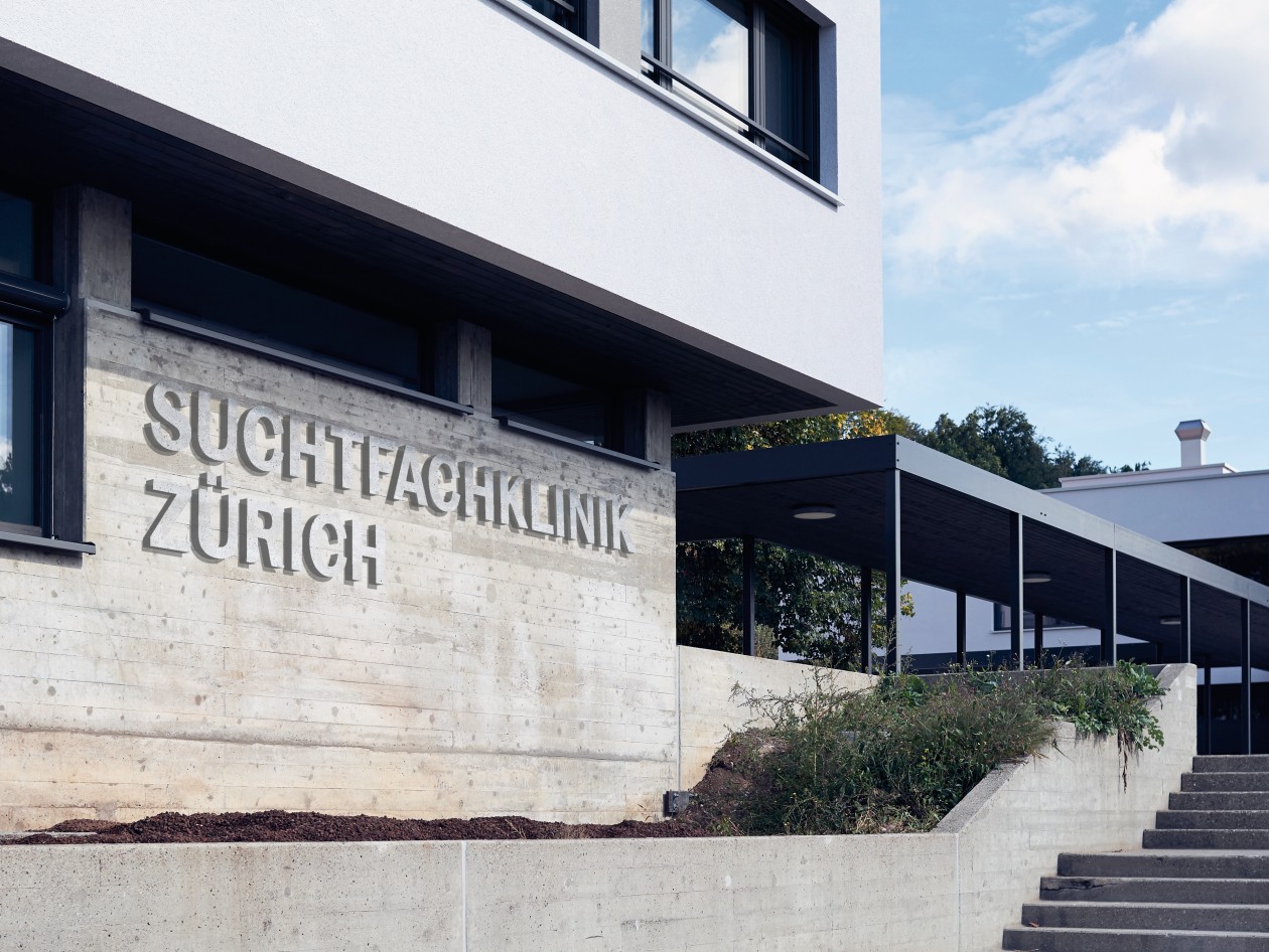 Gebäude der Suchtfachklinik Zürich