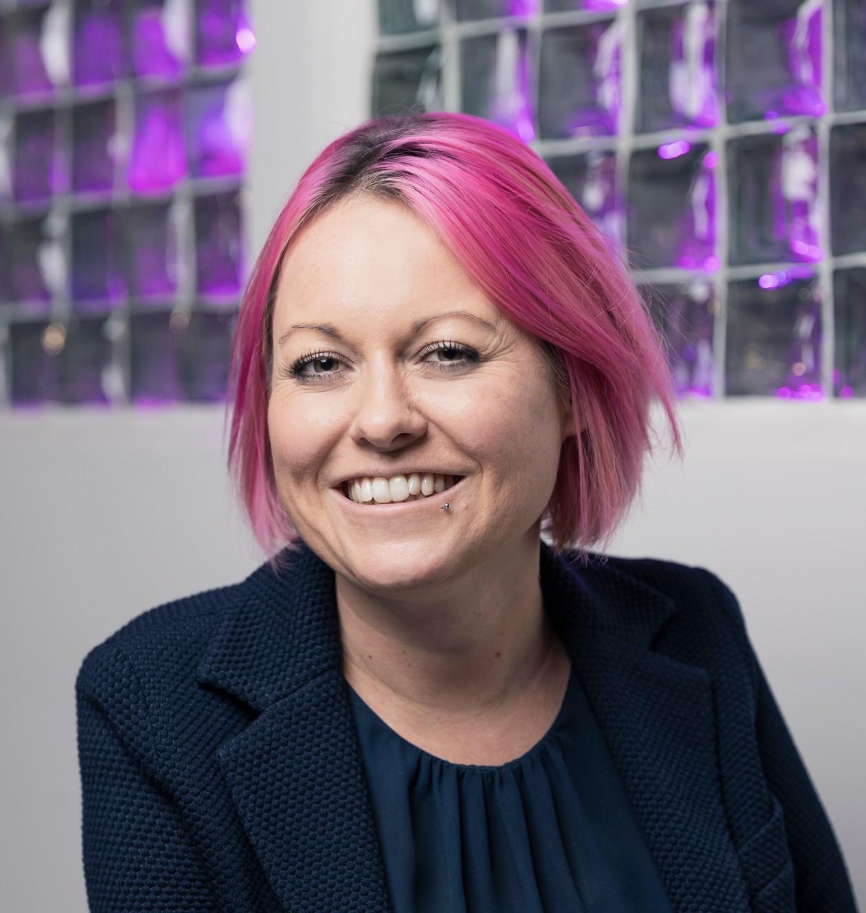 Mirjam Gasser, Leiterin Fachstelle für Gleichstellung, schaut freundlich in die Kamera.