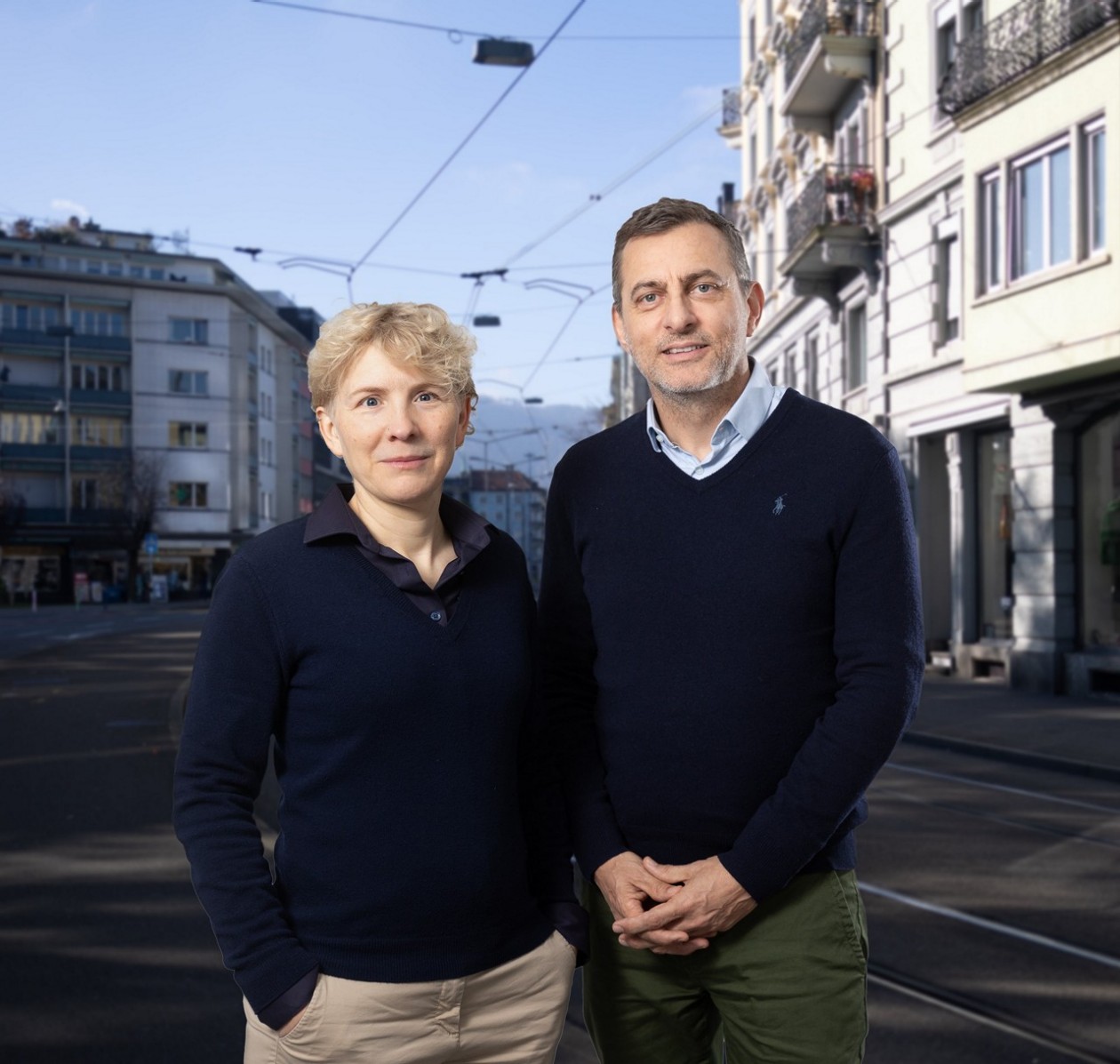 Eve Moser und Manfred Dachs schauen freundlich in die Kamera.