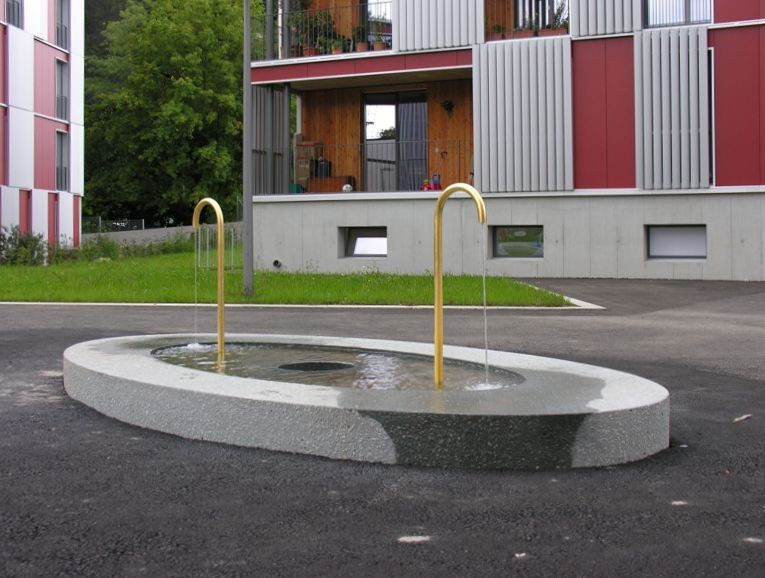 Brunnen in einer Wohnsiedlung