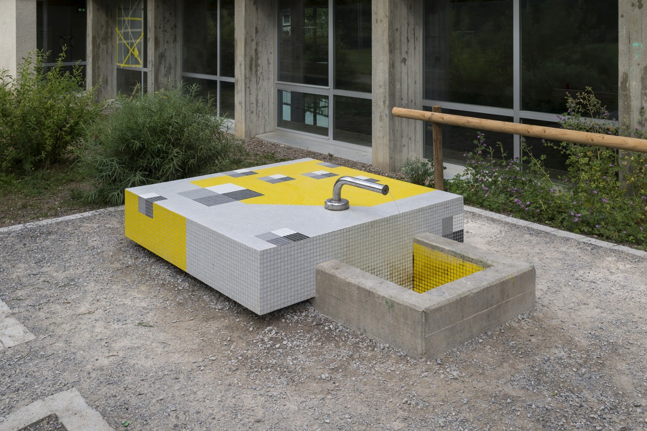 Elsa Burckhardt-Blum, «Ohne Titel (Sitzplatte mit Trinkgelegenheit)», 1972/2016 (Foto: Pietro Mattioli)