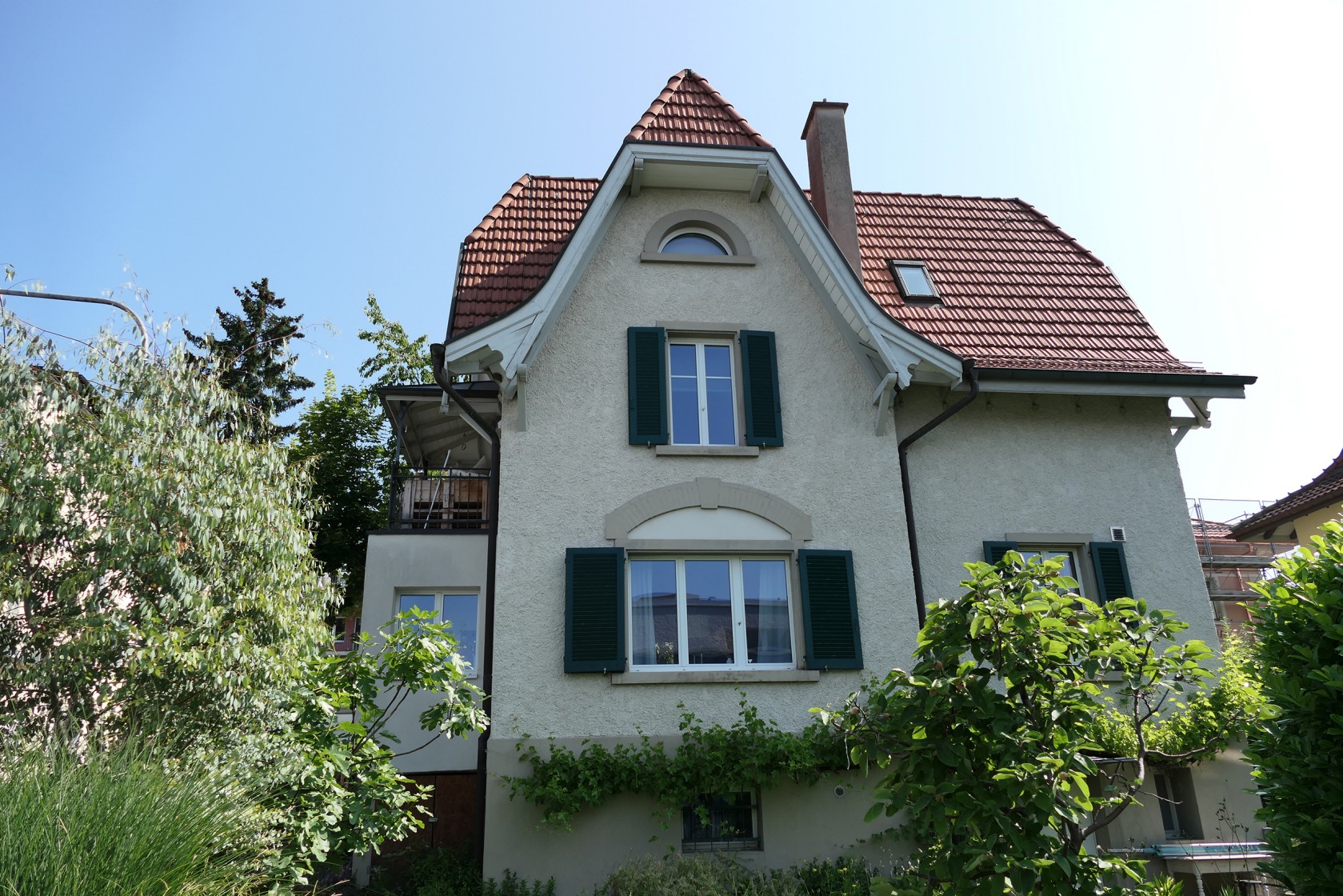 Aussenansicht des Einfamilienhauses im Kreis 11