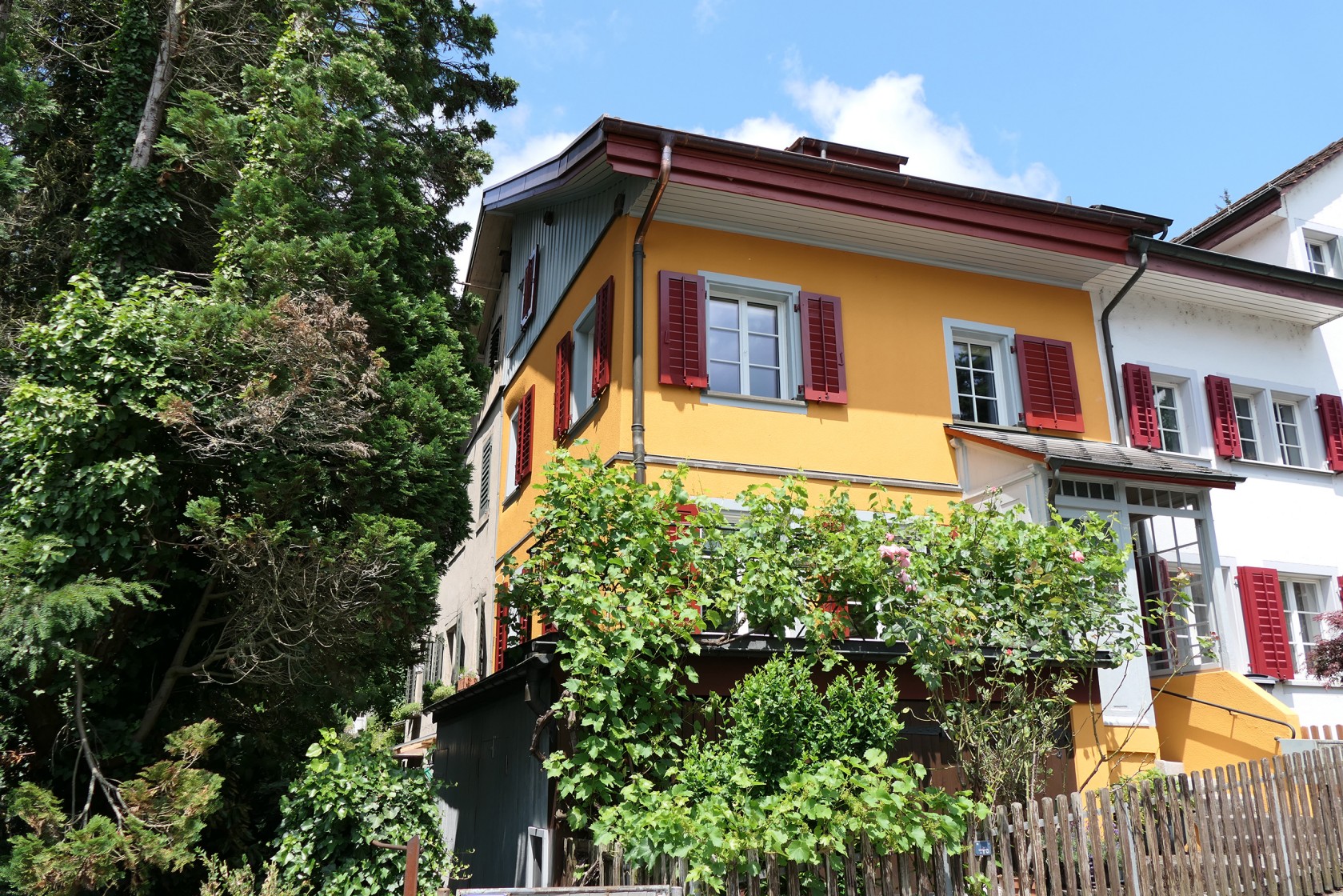 Aussenansicht des Einfamilienhauses im Kreis 6