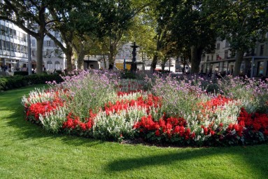 Grünanlage beim Bahnhof Stadelhofen