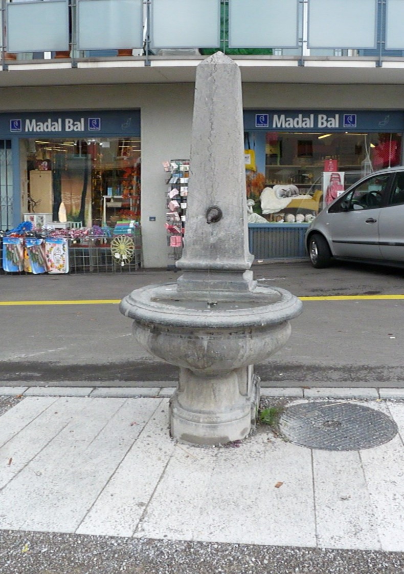 Röschibachstrasse 79/Dammstrasse