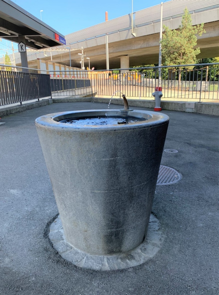 Wolframplatz neben 1/SZU Bhf. Giesshübel