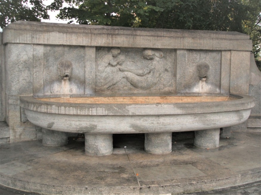 Weinbergstrasse ca. 70m nach Nr. 117