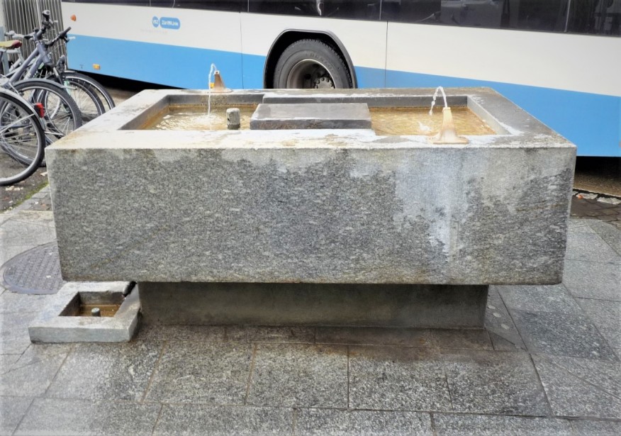 Klusplatz/Tramwartehalle